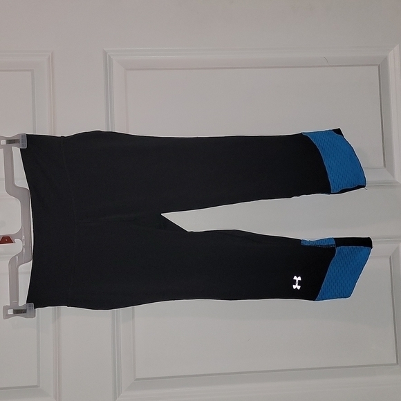 Ua Legging Capris -> UA Legging Capris - Picture 1 of 5